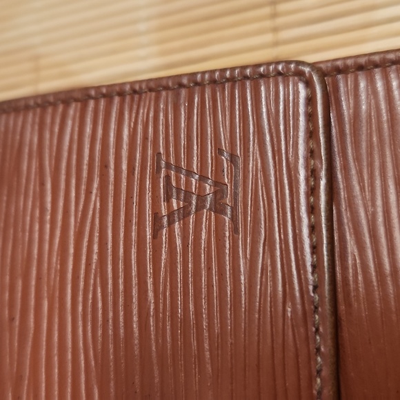 Louis Vuitton EPI Leather Double Snap Tri-Fold Elise Wallet, Brown - Picture 4 of 15